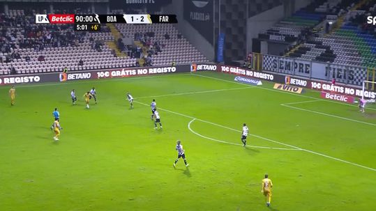 Vídeo: Golaço de Rafael Barbosa no triunfo do Farense no Bessa