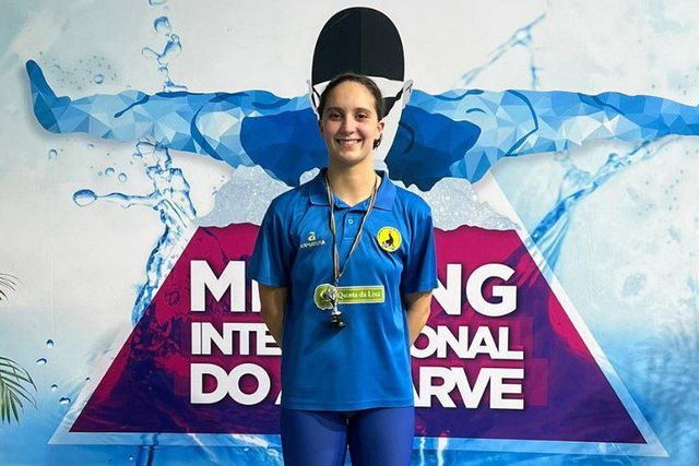 Francisca Martins bate recorde dos 200 livres em piscina curta