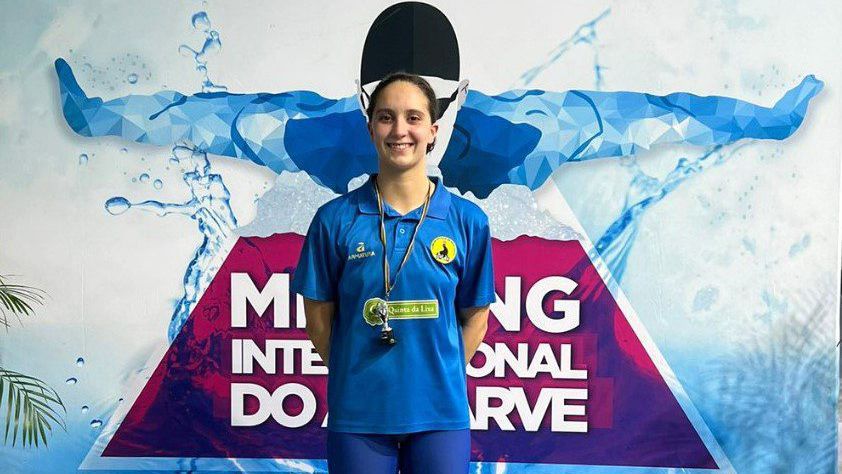 Francisca Martins bate recorde dos 200 livres em piscina curta