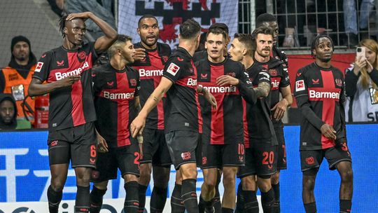 Grimaldo marca golaço, Leverkusen arrasa Union Berlim e continua no topo