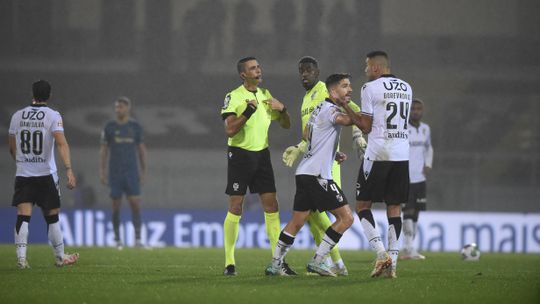 Duarte Gomes analisa arbitragem do V. Guimarães-FC Porto