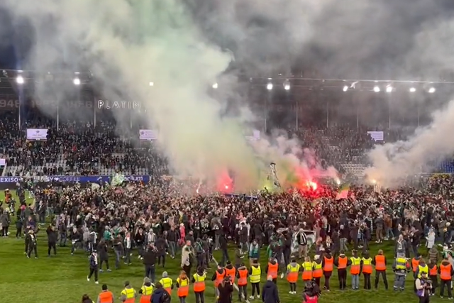 Imagens impressionantes: Hammarby foi campeão sueco após 38 anos e festejou-se assim... (vídeos)