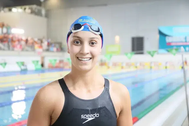 Francisca Martins volta a derrubar recorde dos 200m livres