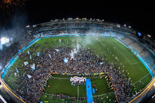 Malmo é campeão na última jornada e adeptos fazem a festa no relvado