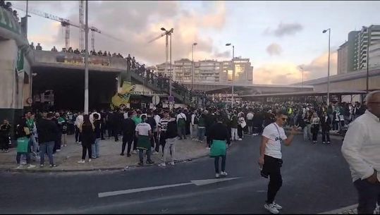 Adeptos do Sporting começam a reunir-se em Alvalade