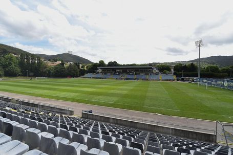 Arouca-Estrela da Amadora: ineficácia dita nulo ao intervalo