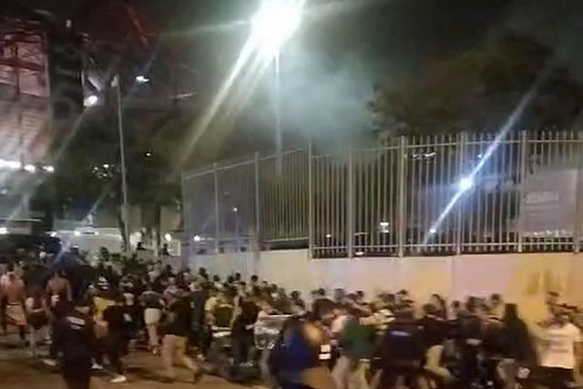 «Invasão! Invasão!» Adeptos do Sporting chegam à Luz