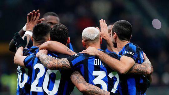 Inter vence Frosinone e mantém liderança da Serie A