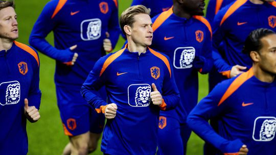 De Jong está recuperado do susto e quer voltar a jogar pelos Países Baixos