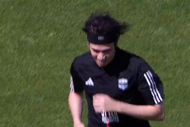 'Streamer' faz estreia ‘relâmpago’ no campeonato argentino: «Falta de respeito»