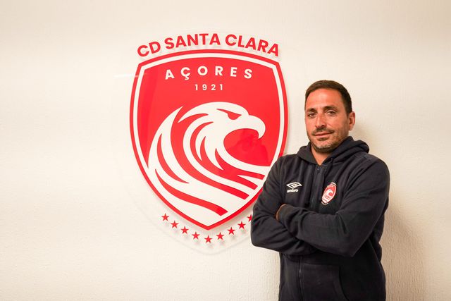 Vasco Matos é o treinador do Santa Clara