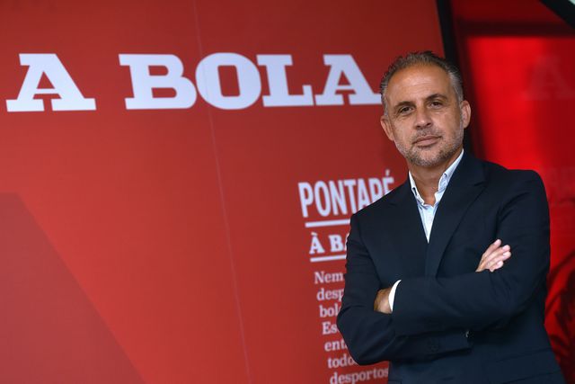 Duarte Gomes,  diretor técnico nacional de arbitragem, de visita à redação de A BOLA - Foto: Miguel Nunes