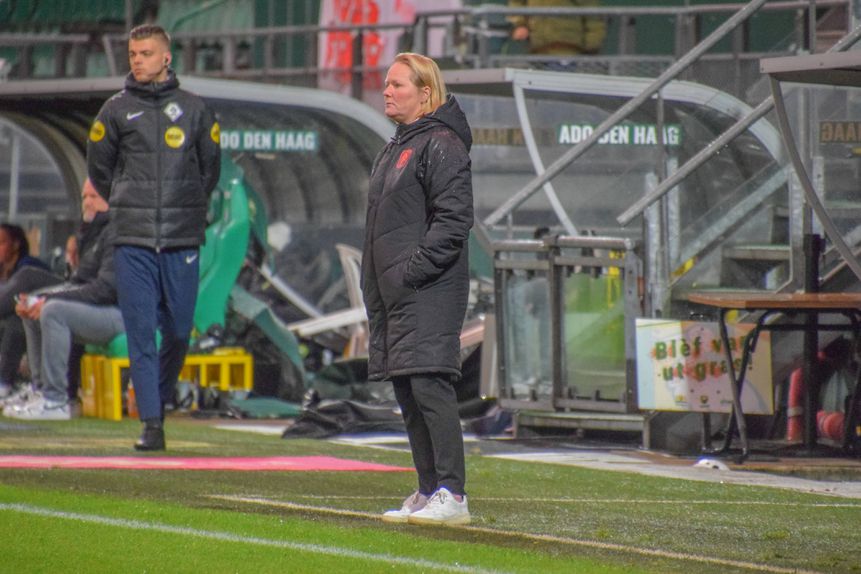 Corina Dekker, treinador do Twente