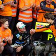 Piastri a dar os parabéns a Norris pela vitória no GP do Brasil
