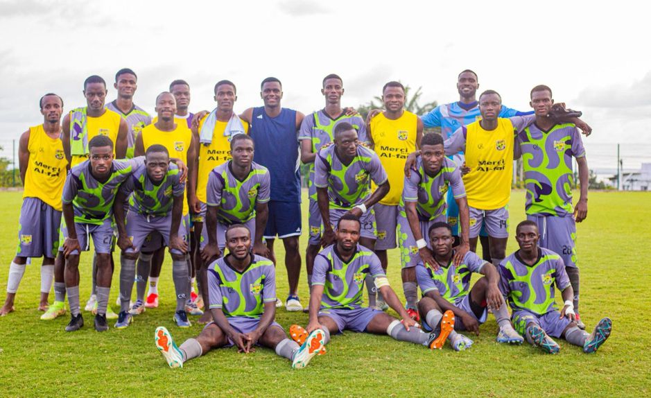 Diomande com os jogadores da sua antiga equipa - Foto: Facebook/FC OSA