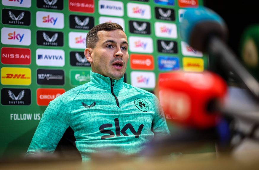 Josh Cullen, médio da Irlanda e do Burnley