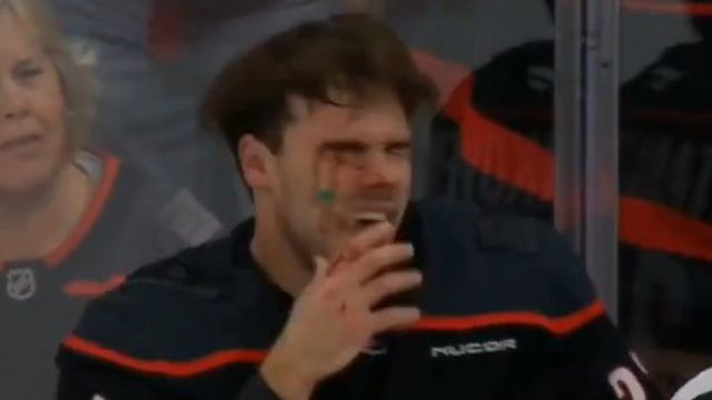 Quando o gelo se enche de sangue: mais um violento confronto na NHL