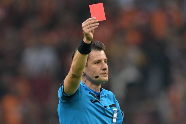 Árbitro agredido na Turquia revela ameaça do presidente: «'Vou-te matar'»