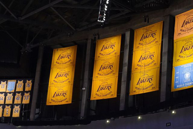 Lakers vão ter novo estandarte