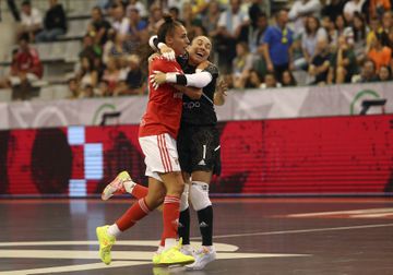 Benfica goleia Sporting no dérbi de futsal feminino