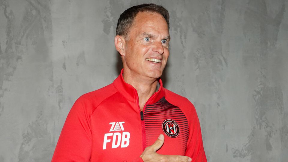 De Boer demitido nos Emirados Árabes Unidos