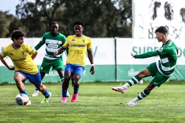 Estoril vence Sporting e reforça liderança na série B da Liga Revelação