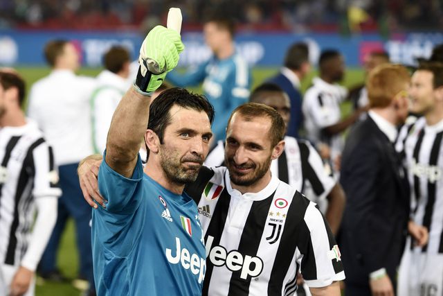 «Camarada de mil batalhas»: Buffon reage ao fim da carreira de Chiellini