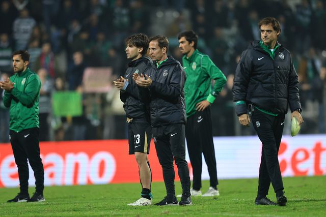 Sporting paga por insultos a João Pereira e adepto a urinar na bancada