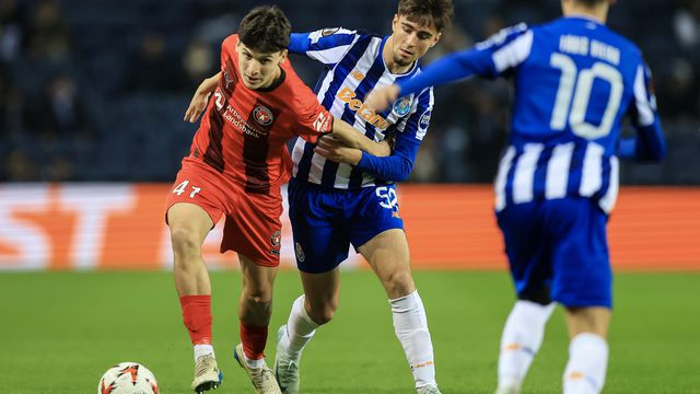 «Mete-me confusão que o FC Porto guarde substituições para depois dos 90»