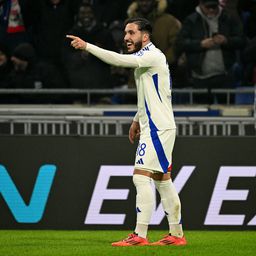Liga Europa: Eintracht ainda tentou mas Cherki carrega Lyon para a vitória
