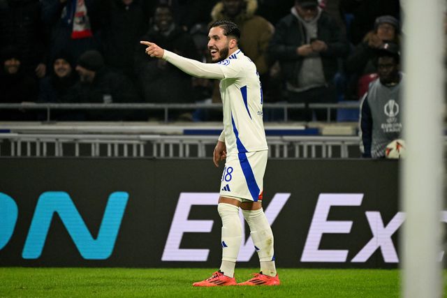 Liga Europa: Eintracht ainda tentou mas Cherki carrega Lyon para a vitória