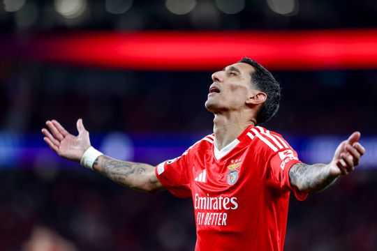 Benfica preso em colete de forças e amarrado à falta de um goleador