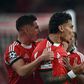 Ivanovic e Ríos, avançado e médio do Benfica - Foto Miguel Nunes