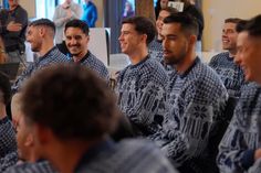 Risos e boa disposição nos bastidores do vídeo de Natal da 'La Famiglia Portista'