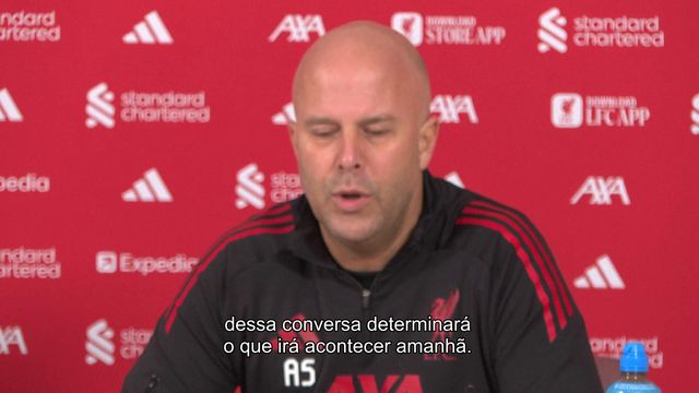 Slot: «O que eu preciso é de ter uma conversa com o Salah...»