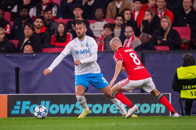 Leonardo Spinazzola em ação contra o Benfica. Foto: IMAGO
