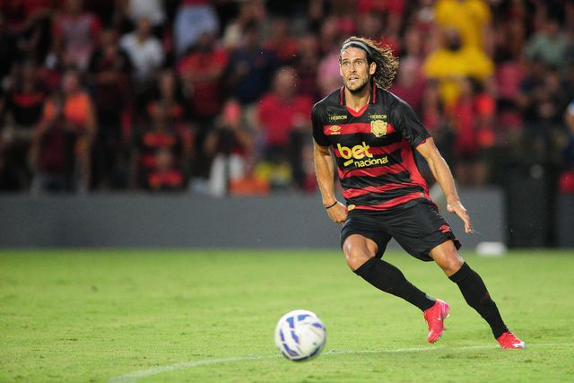 Gonçalo Paciência deixa o Sport