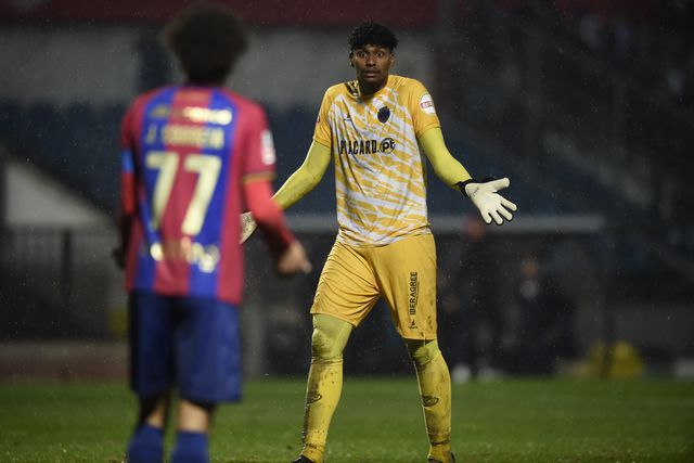 Destaques do Chaves: Hugo Souza guardou todas as chaves