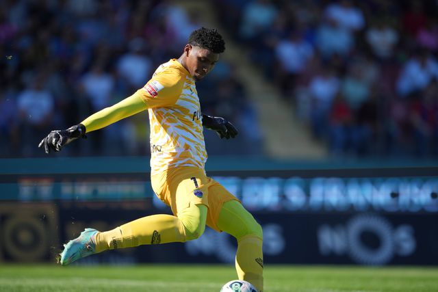 Destaques do Chaves: Hugo 'mãos de ferro' Souza contagiou os companheiros