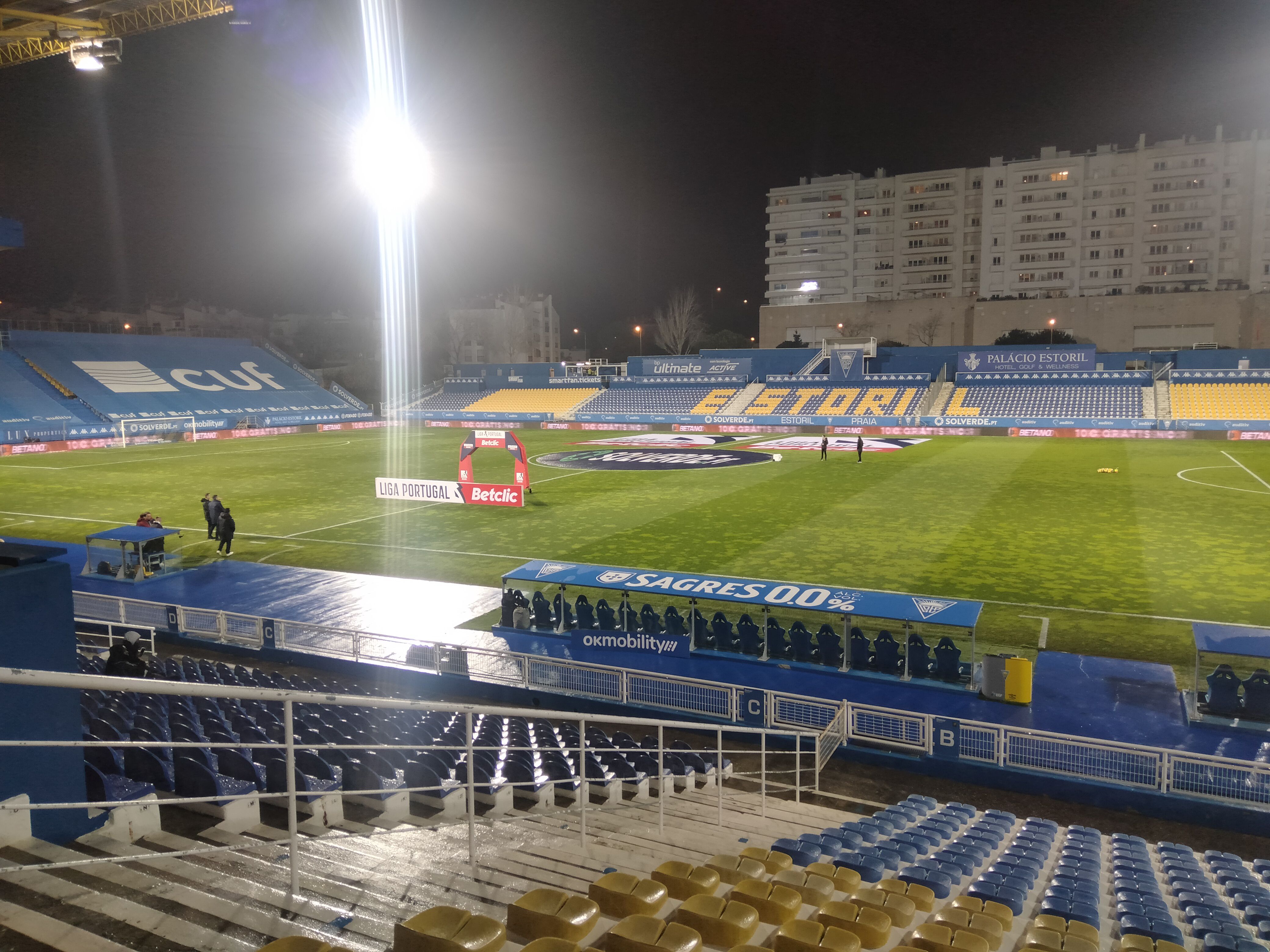 Estoril-Famalicão: canarinhos procuram tranquilidade... dos minhotos