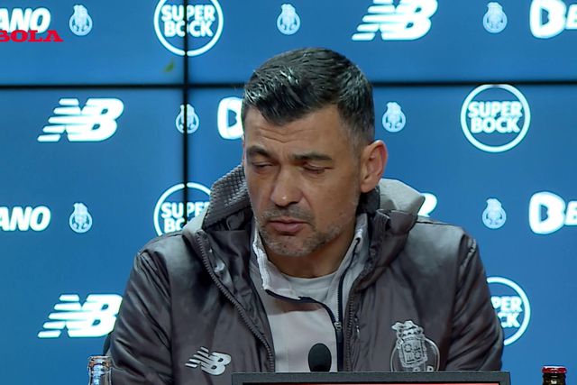 «Toda a gente espera que o associado fique de parte agora e que fale o treinador»