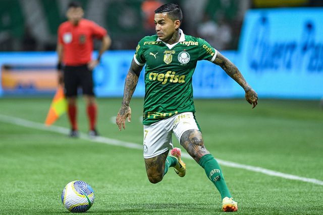 Dudu atuando pelo Palmeiras em 2024