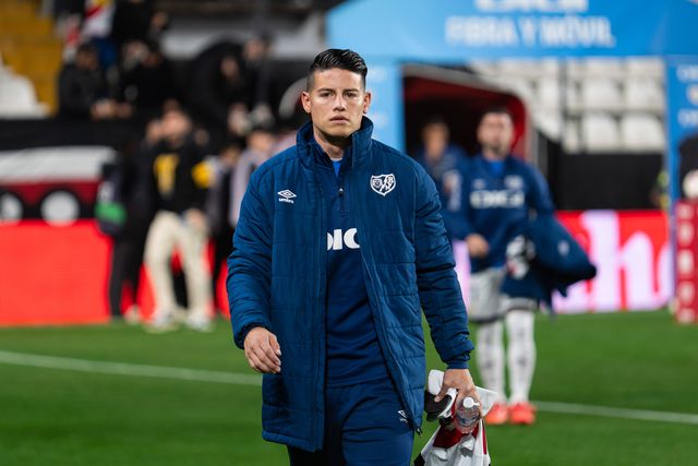 James Rodríguez com o equipamento de treino do Rayo Vallecano