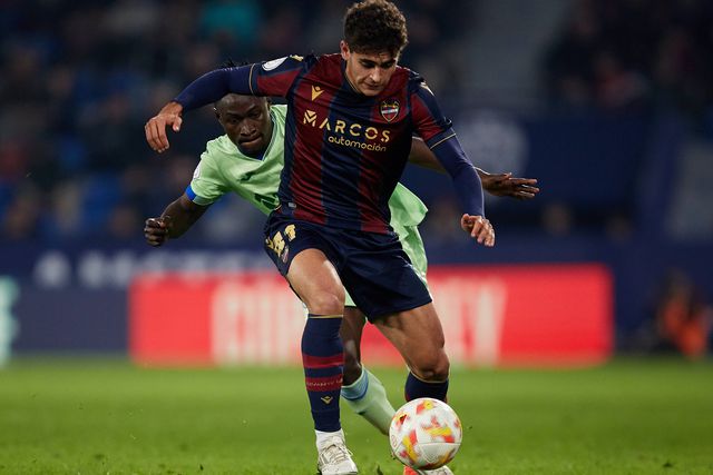 Andrés García a representar o Levante na Taça do Rei de Espanha diante do Getafe, da La Liga