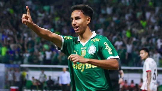 Palmeiras pede mais dinheiro por Vitor Reis ao Man. City: «Não tenho pressa»