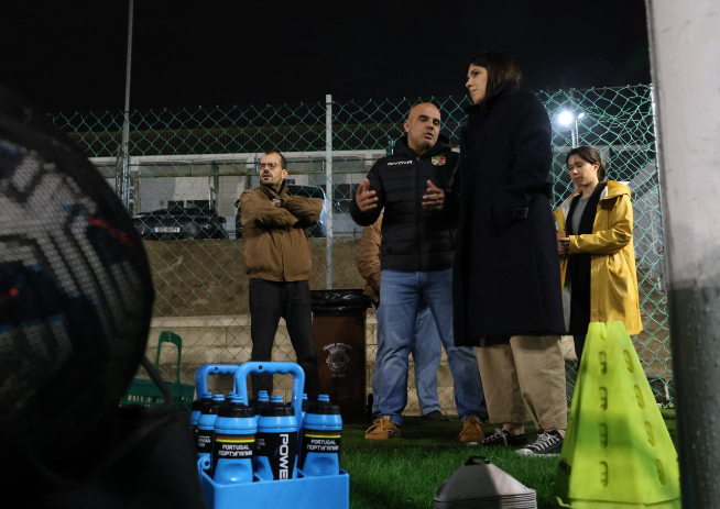 Mariana Mortágua assistiu a treino e pediu igualdade: «Há uma primeira vez para tudo...»