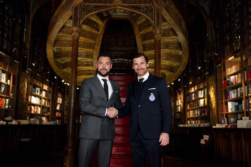 Francesco Farioli e André Villas-Boas selam acordo válido até 2028 — Foto: FC PORTO