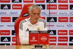 Mourinho anuncia três convocados para colmatar ausência de Otamendi