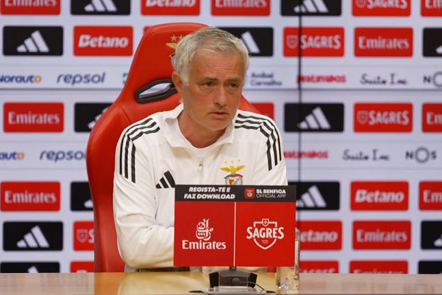 Mourinho anuncia três convocados para colmatar ausência de Otamendi