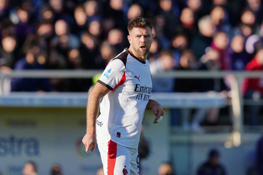 Fullkrug com a camisola do Milan